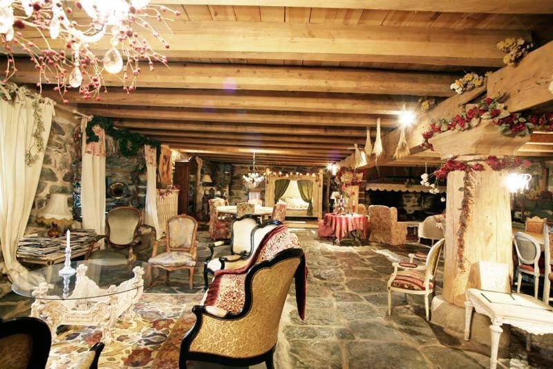 Le Francillon Bed & Breakfast Les Estables Exterior photo