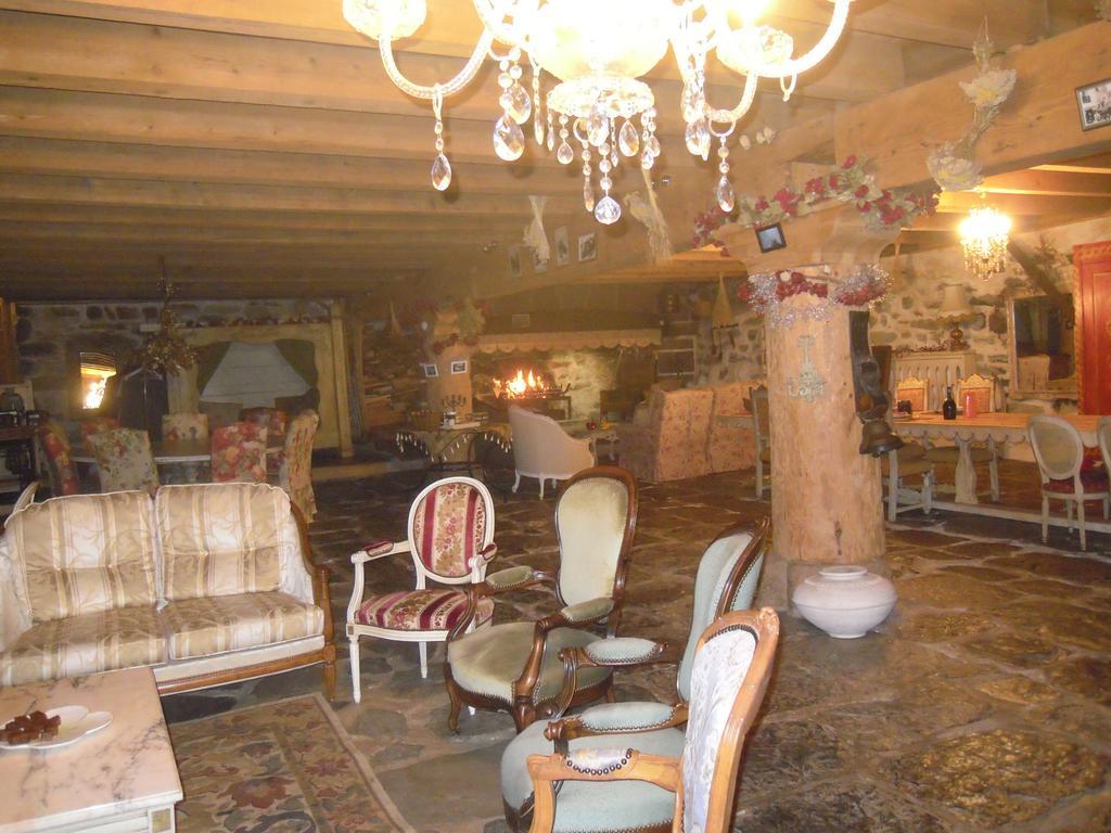 Le Francillon Bed & Breakfast Les Estables Exterior photo
