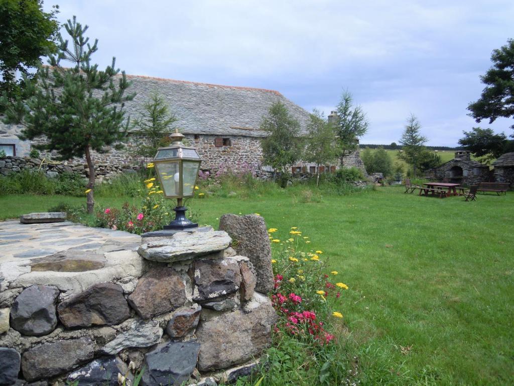 Le Francillon Bed & Breakfast Les Estables Exterior photo